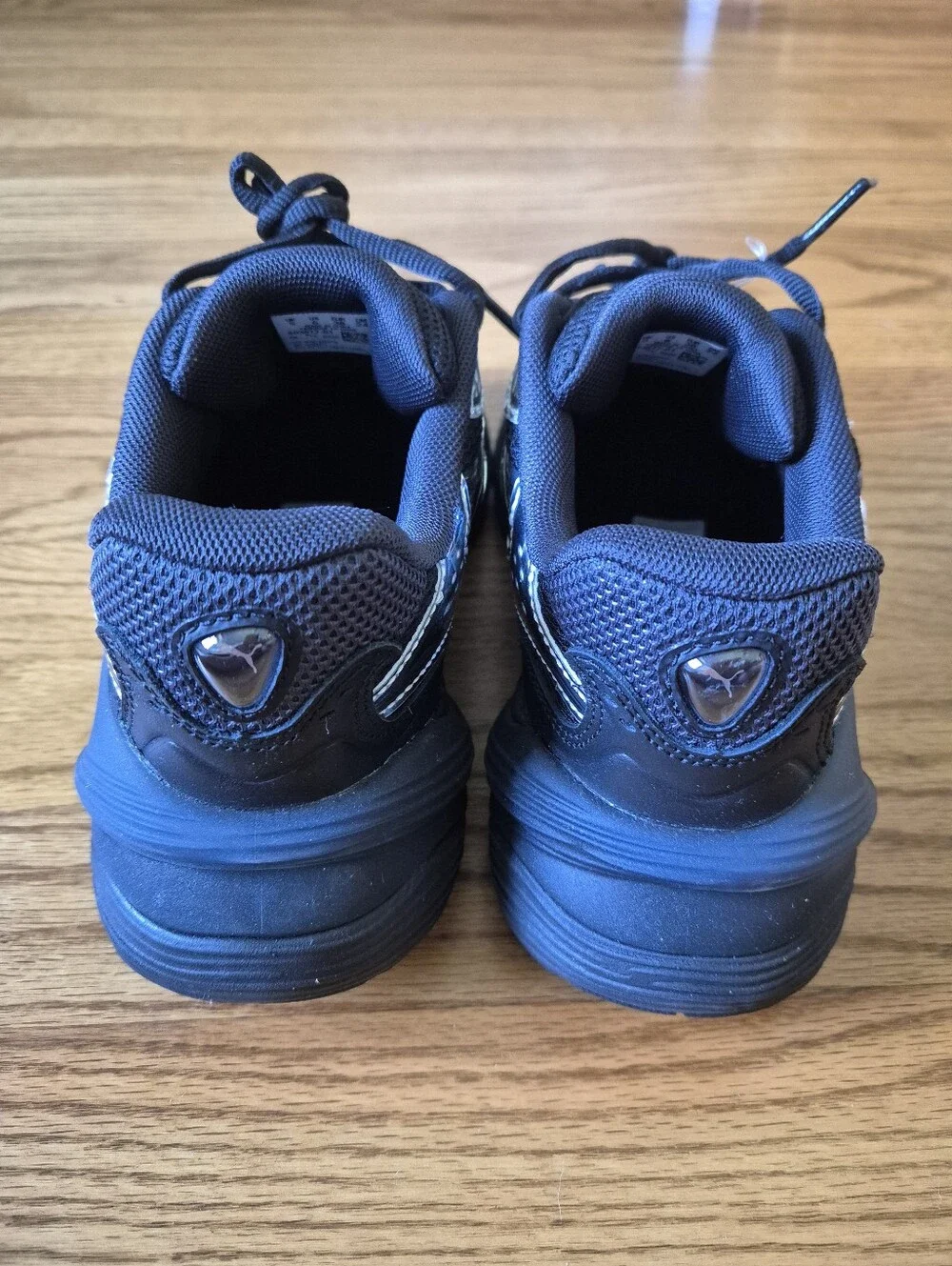 Puma Inverse Premium Black Sneakers with Silver Metallic Accents, size 6 NWOB